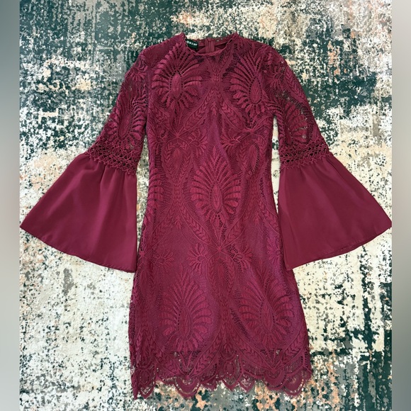 Bell quarter sleeve lace dress. Burgundy size XS - Picture 1 of 2